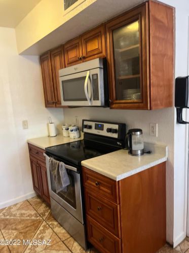7565 27th St, Tucson, AZ 85710-6351