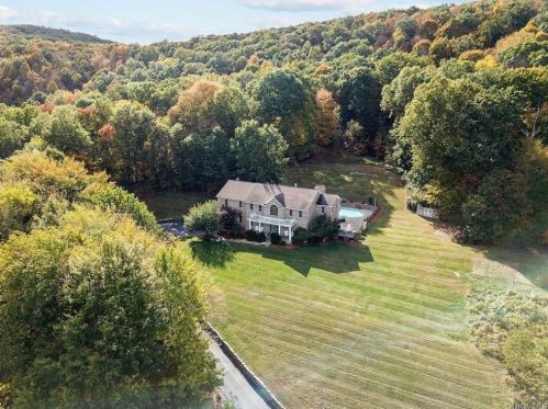 25 Muddy Kill Ln, Montgomery, NY 12549-2006
