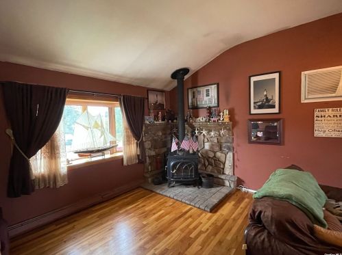 897 Connetquot Ave, Islip Terrace, NY 11752-1123