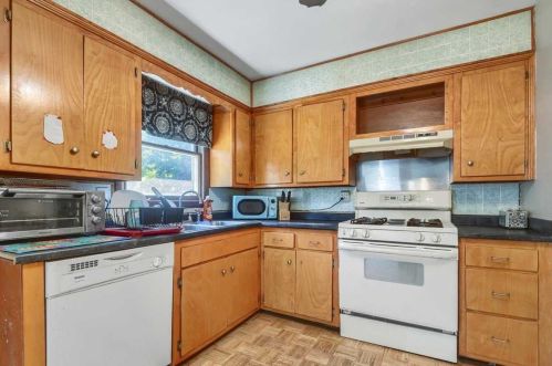9 Southern Ln, Warwick, NY 10990-1907
