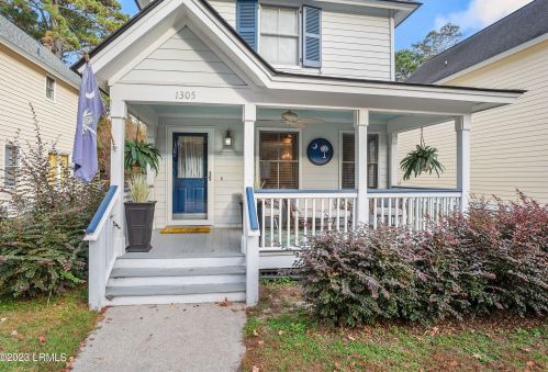 1305 Broad St, Beaufort SC  29902-6373 exterior