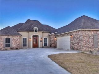 15813 Blackstone Dr, Pride, LA 70770-2204