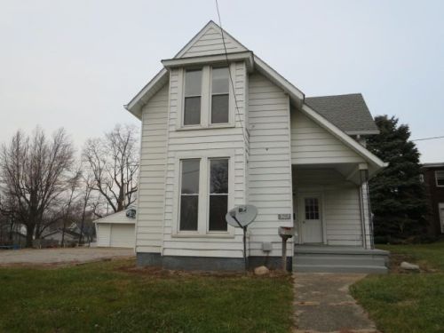 302 Washington Ave, Frankfort, IN 46041-2043