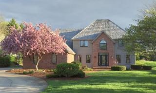 7327 Lafayette Pl, Thiensville, WI 53092-1573