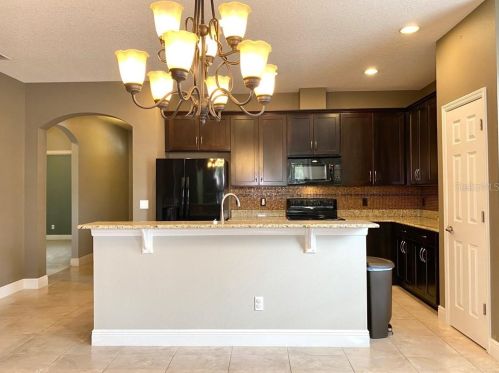 2001 Rafton Rd, Apopka, FL 32703-8437