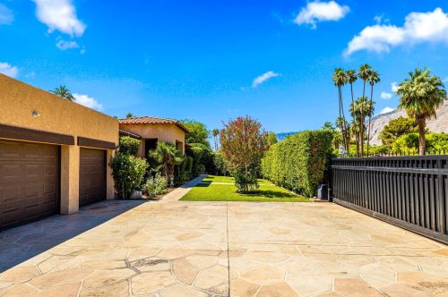 824 Avenida Palmas, Palm Springs CA  92262-5708 exterior