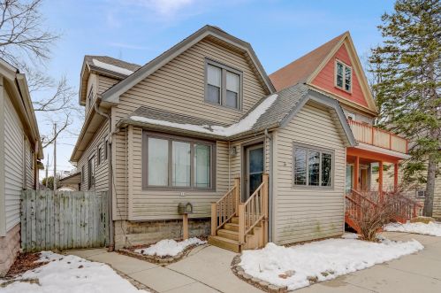311 Schiller St, Milwaukee, WI 53207-2019