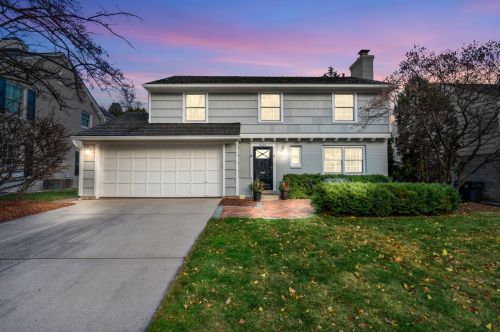 6122 Berkeley Blvd, Milwaukee, WI 53217-4315