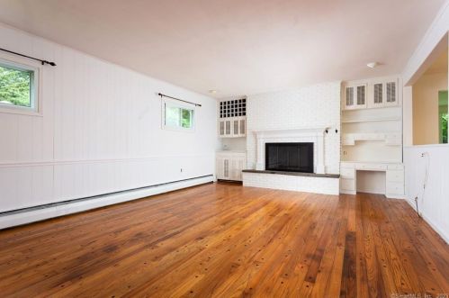 39 Mohawk Dr, Norwalk CT  06851-1826 exterior