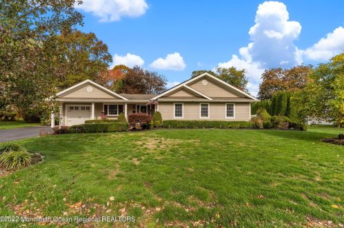 33 Wyckham Rd, Tinton Falls, NJ 07724-3145