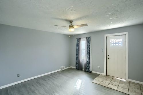 344 Maplewood Ave, Ambridge PA 15003-2521 exterior