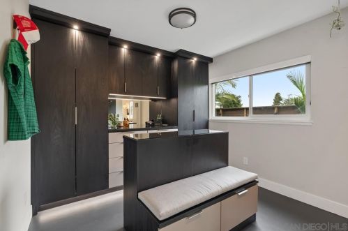 3987 Broadlawn St, San Diego CA 92111-3318 exterior