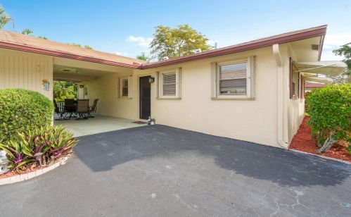 526 Sandpiper Cir, Delray Beach, FL 33445-1879