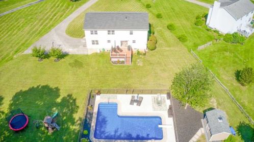 34 Grove Ct, Fishkill, NY 12524-2939