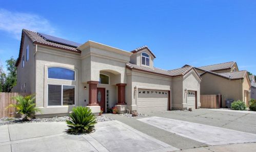 8675 Tennis Club Ct, Elk Grove CA  95624-3291 exterior