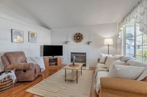 631 Talbot Dr, Hollister CA  95023-5637 exterior