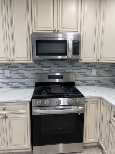 32 Linden St, Perth Amboy NJ  08861-4732 exterior