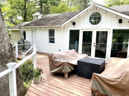 83 Maltbie Ave, Stamford CT  06902-1109 exterior