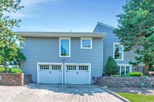 15 Frost Valley Rd, Mount Sinai NY  11766-1401 exterior