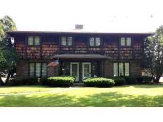 5638 Cresthaven Ln, Toledo, OH 43614-1241
