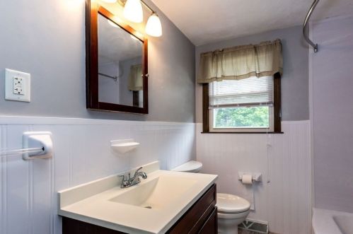 11 Colleen Cir, Billerica MA 01821-5846 exterior