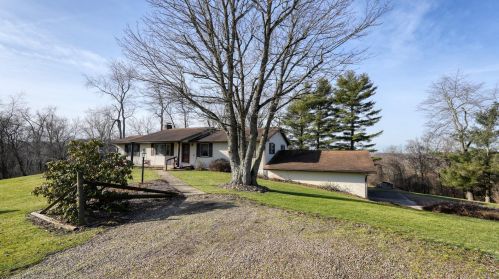 61279 Greenbriar Dr, Cambridge, OH 43725-8701