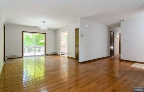 40 Grove St, Closter NJ  07624-2401 exterior