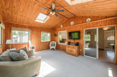 334 All Angels Hill Rd, New Hamburg, NY 12590-4715