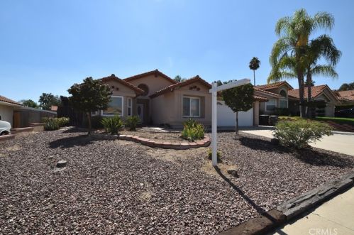 16500 Mountain St, Lake Elsinore, CA 92530-1790
