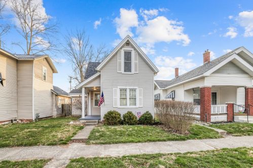812 Main St, Washington Ch OH  43160-1954 exterior