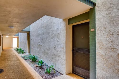 4060 Huerfano Ave, San Diego, CA 92117-5238