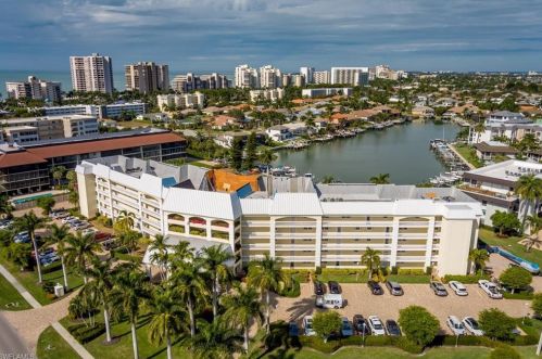 1011 Swallow Ave, Marco Island, FL 34145-7217