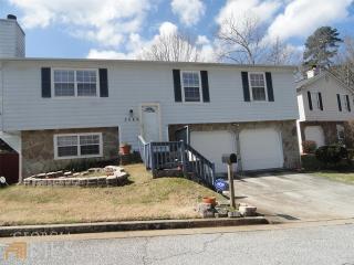 5549 Emerald Gln, Stone Mountain GA  30088-3467 exterior