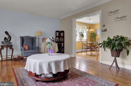 418 Blacklatch Ln, Camp Hill PA  17011-8414 exterior