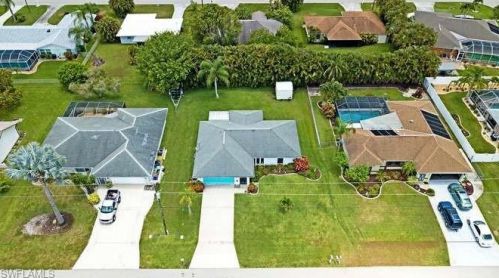 238 46th Ter, Cape Coral, FL 33904-8501