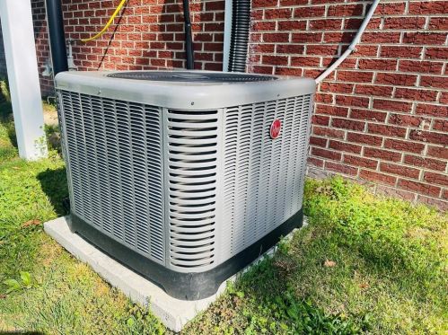 127 Pineview Dr, Mount Airy NC 27030-5145 exterior