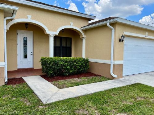 3806 35th St, Lehigh Acres, FL 33976-4250