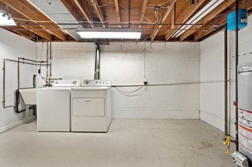 471 Rosewood Dr, Pittsburgh PA  15236-4701 exterior