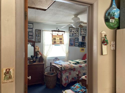 72 Mckinley Dr, Washington NH  03280-3463 exterior