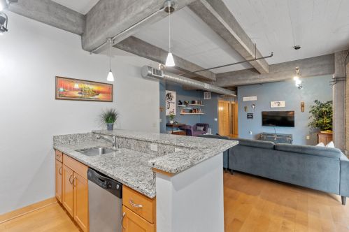 525 Chicago St, Milwaukee WI 53202-5821 exterior