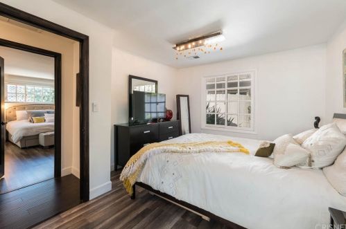 14639 Albers St, Van Nuys CA 91411-3713 exterior