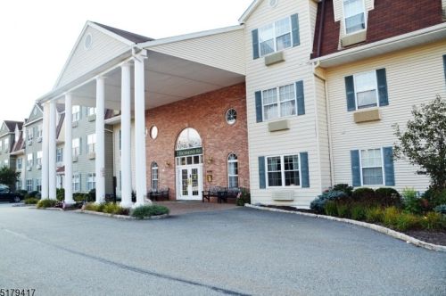 7422 Richmond Rd, West Milford Lakes, NJ 07480-5127