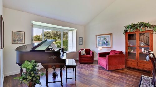 2032 Coolcrest Ave, Upland CA 91784-1242 exterior