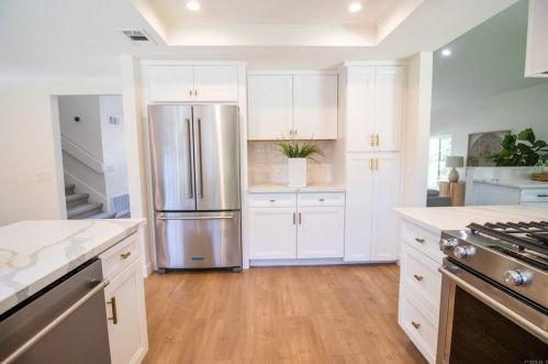 1527 Linda Sue Ln, Encinitas CA  92024-2424 exterior