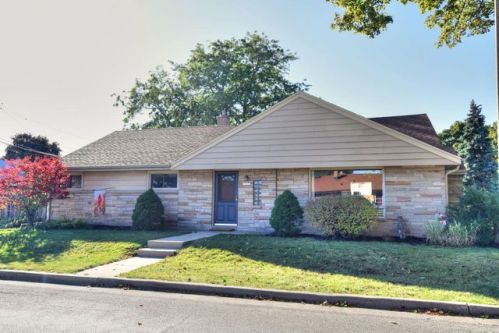 10025 Nash St, Milwaukee, WI 53222-2444