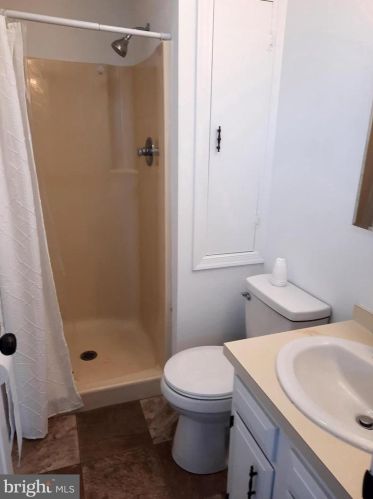 946 Allenview Dr, Navy Sup Dpt PA  17055-8605 exterior