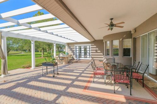 12801 Grand Traverse Dr, Dade City FL  33525-8251 exterior