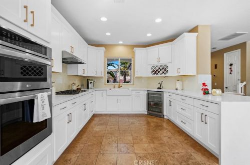 19920 Holly Dr, Santa Clarita CA  91350-3698 exterior