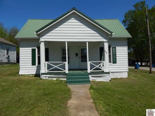 408 8th St, Benton, KY 42025-1223