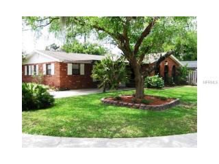 812 Walnut Dr, Seffner, FL 33584-3948
